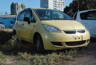 2005 Mitsubishi Colt Photos