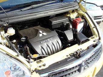 2005 Mitsubishi Colt Pictures