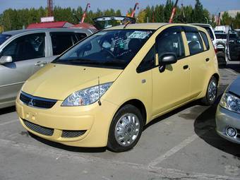 2005 Mitsubishi Colt Photos