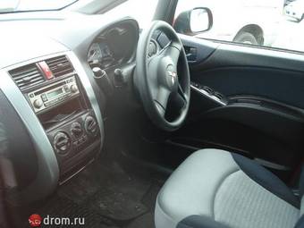 2005 Mitsubishi Colt Photos
