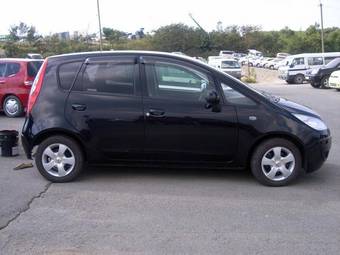 2005 Mitsubishi Colt Photos