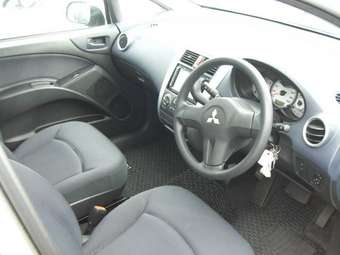 2006 Mitsubishi Colt Pictures