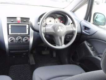 2006 Mitsubishi Colt Photos