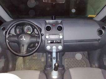 2006 Mitsubishi Colt Photos