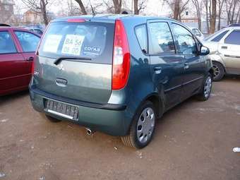 2006 Mitsubishi Colt Photos