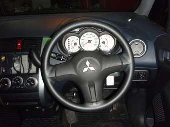 2006 Mitsubishi Colt Pictures
