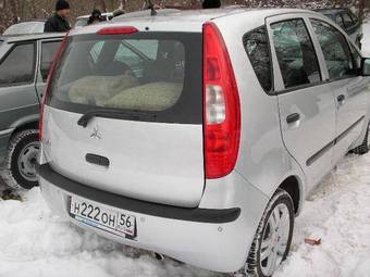 2006 Mitsubishi Colt Photos