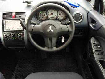 2006 Mitsubishi Colt Pictures