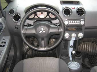 2006 Mitsubishi Colt Pictures