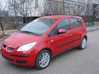 2006 Mitsubishi Colt Photos