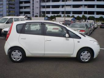 2006 Mitsubishi Colt Photos