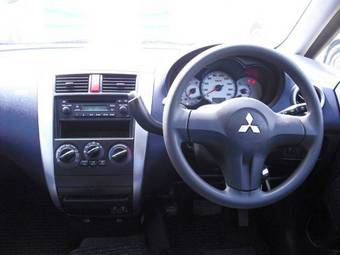 2006 Mitsubishi Colt Pics