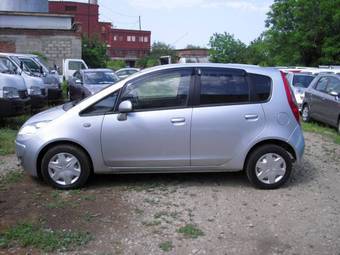 2006 Mitsubishi Colt Pictures