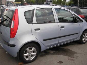 2006 Mitsubishi Colt Photos