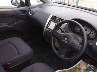 2006 Mitsubishi Colt Pictures