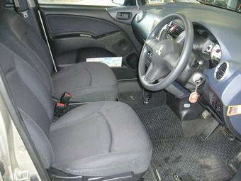 2006 Mitsubishi Colt Pictures