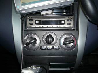 2006 Mitsubishi Colt Pictures