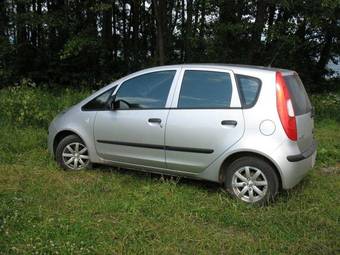 2006 Mitsubishi Colt Photos