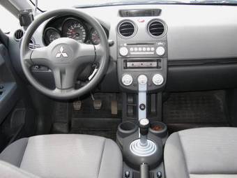 2006 Mitsubishi Colt Pictures