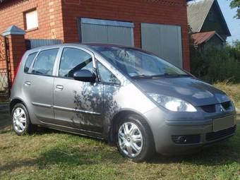 2006 Mitsubishi Colt Pictures