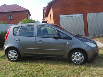 2006 Mitsubishi Colt Photos