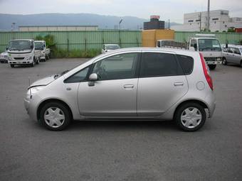 2006 Mitsubishi Colt Photos