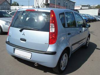 2006 Mitsubishi Colt Photos