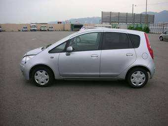 2006 Mitsubishi Colt Photos
