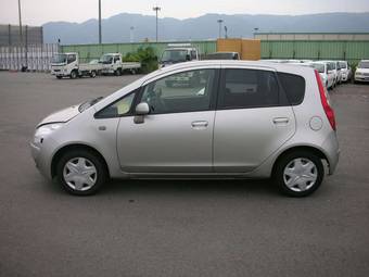 2006 Mitsubishi Colt Photos