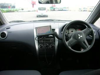 2006 Mitsubishi Colt Images