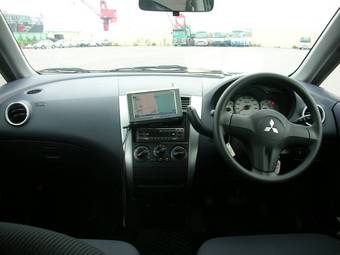 2006 Mitsubishi Colt Photos