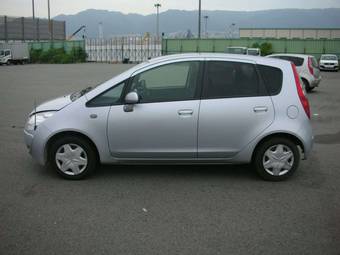 2006 Mitsubishi Colt Images
