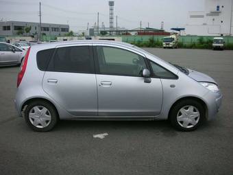 2006 Mitsubishi Colt Pictures