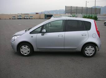 2006 Mitsubishi Colt Photos