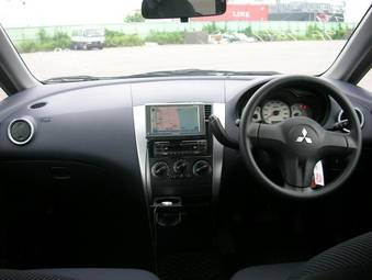 2006 Mitsubishi Colt Pictures