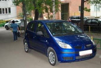 2007 Mitsubishi Colt Photos