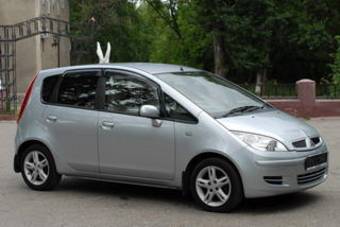 2008 Mitsubishi Colt Images