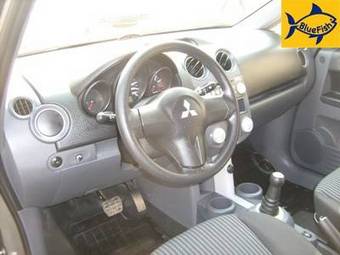 2008 Mitsubishi Colt Pictures