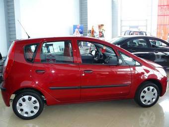 2008 Mitsubishi Colt Pics