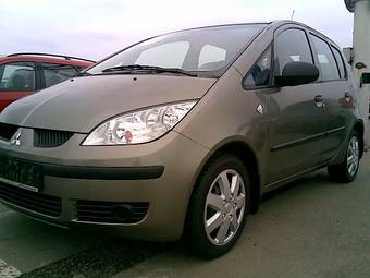 2008 Mitsubishi Colt Photos