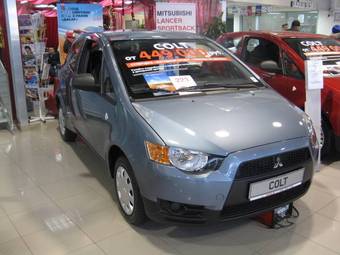 2009 Mitsubishi Colt Photos