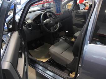 2009 Mitsubishi Colt Pictures
