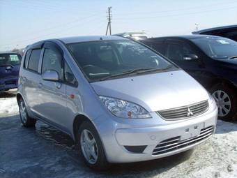 2009 Mitsubishi Colt Photos