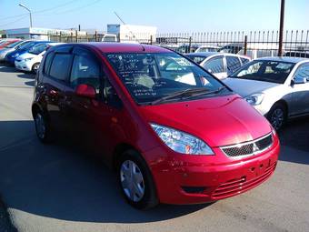 2010 Mitsubishi Colt Images