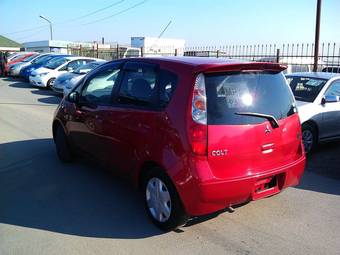 2010 Mitsubishi Colt Pics