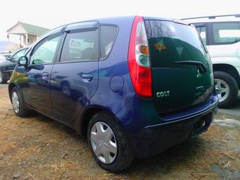 2010 Mitsubishi Colt Photos