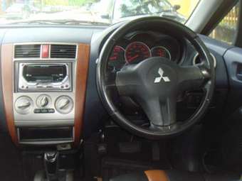 2004 Mitsubishi Colt Plus Pictures