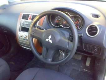 2004 Mitsubishi Colt Plus Images