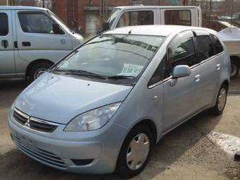 2004 Mitsubishi Colt Plus Photos