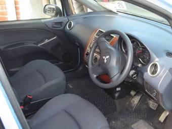 2004 Mitsubishi Colt Plus Images